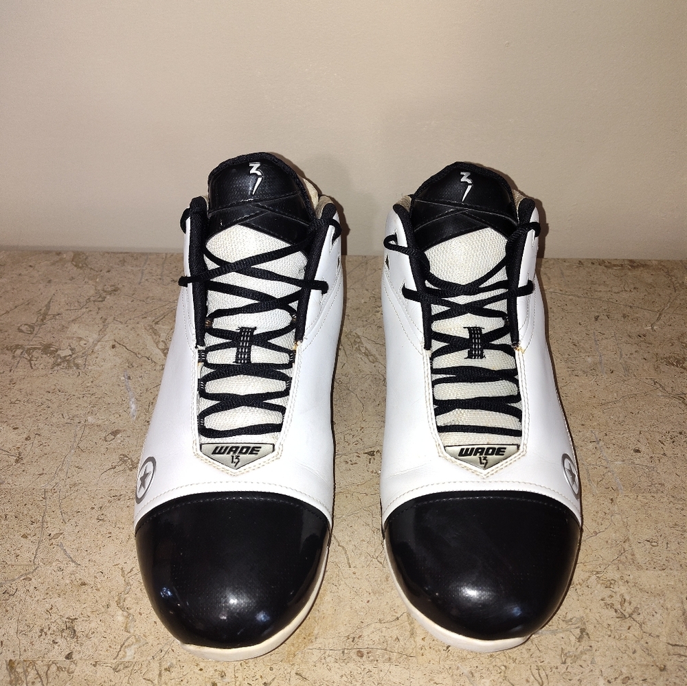 Converse - Picture 3 of 8
